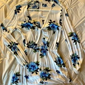 Kendall & Kylie Long Sleeve Romper Size M